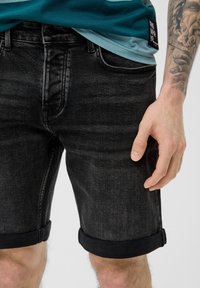 QS BERMUDA JOHN REGULAR FIT MID RISE STRAIGHT LEG - Jeansshort - dunkelgrau
