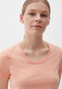 s.Oliver MIT U-AUSSCHNITT - T-shirt basic