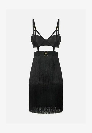 Vestito nero in due pezzi con top reggiseno strutturato, doppie bretelle e gonna con frange con cintura con fibbia color oro.