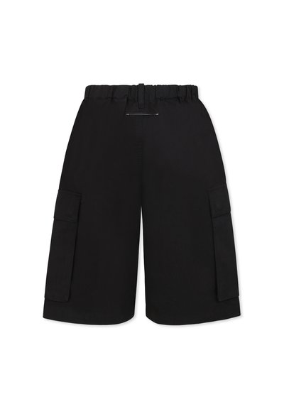 Shorts cargo noirs en tissu mélangé coton, dotés d'une taille élastique, de deux poches latérales et d'une coupe décontractée.
