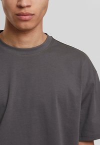 Urban Classics - T-shirt basic