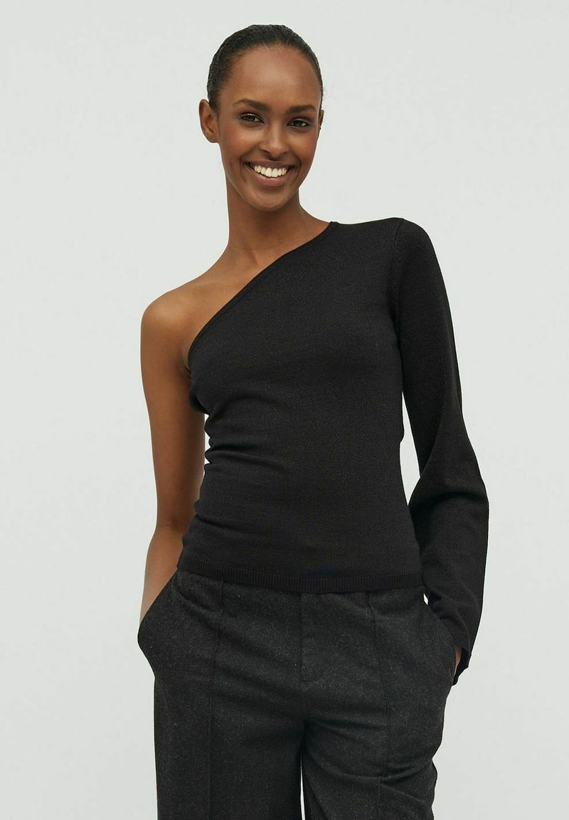 Shyla Jumper with Raised Motif By MbyM - Burgundy