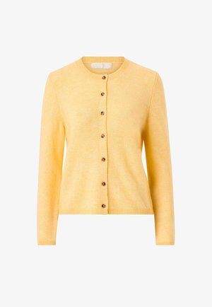 Gul langærmet cardigan med rund halsudskæring og syv brune knapper foran, lavet af blødt strikstof.