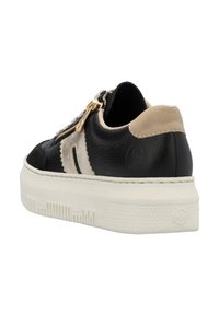 Sneaker en cuir noir avec accents beiges, surface texturée, semelle en caoutchouc blanc, et détail de fermeture éclair doré sur le côté.