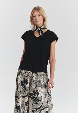 TATUUM, ARTICLE TAG: BLOUSES/SHIRTS | ARTICLE NAME: FRAMA - Osnovna majica kratkih rukava - black