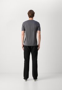 BOSS THOMPSON - Jednoduché tričko - medium grey