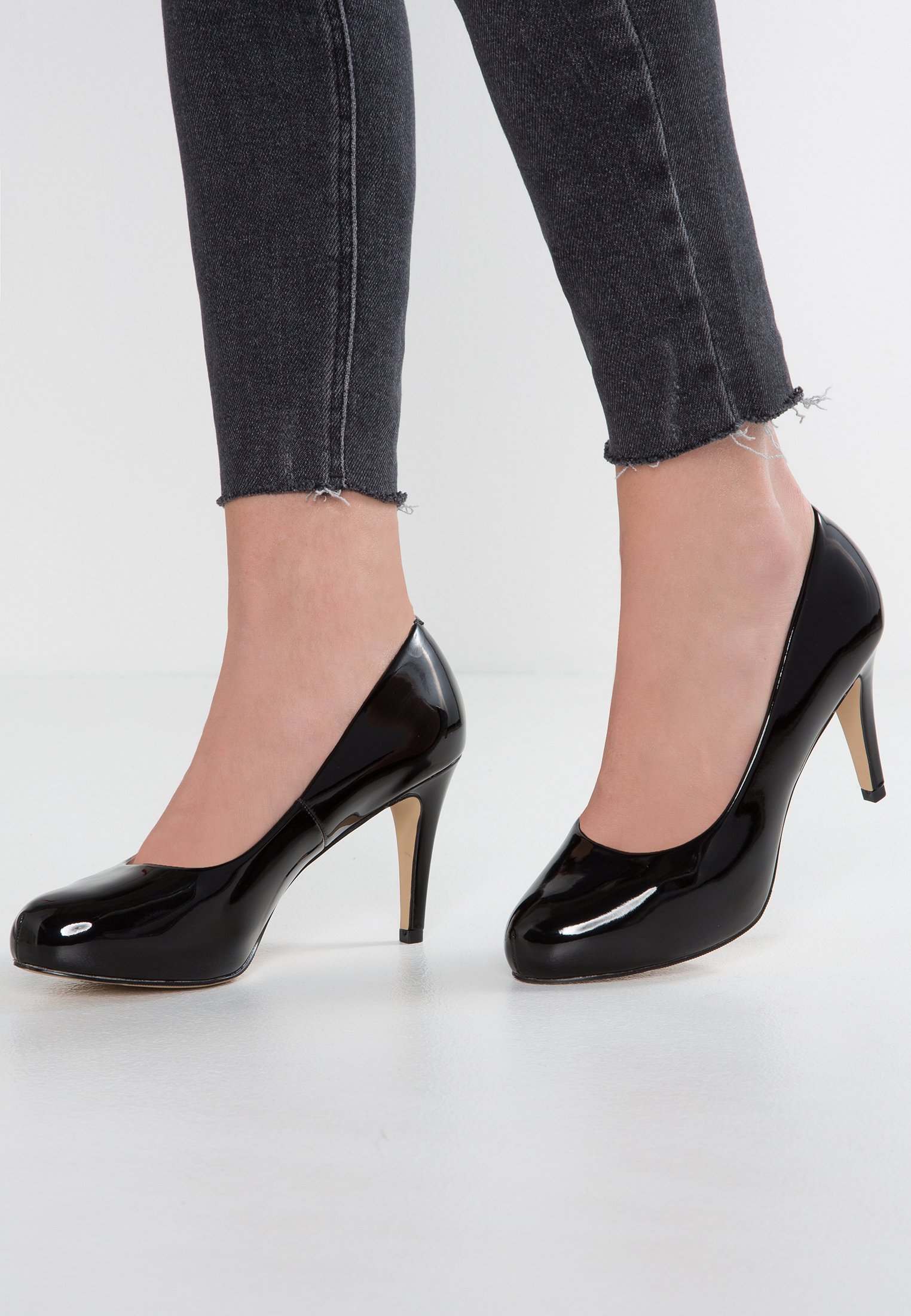 madden girl jelsey platform pumps