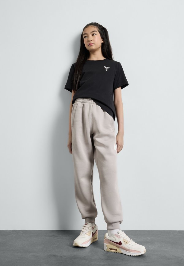 KOBE UNISEX - Basic T-shirt4