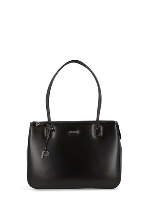 Borsa a mano in pelle nera con due manici, chiusura con cerniera e un piccolo charm argentato appeso sul lato sinistro.