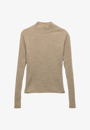 Pull en maille côtelée beige à col roulé et manches longues. Présente un design ajusté et un tricot texturé, offrant une apparence uniforme et douce.