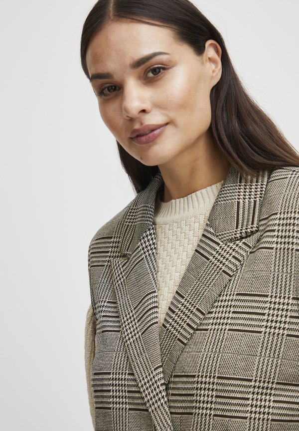 BYROWAN - Waistcoat4