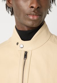 BOSS MANSELL - Δερμάτινο μπουφάν - light beige