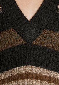 MUNTHE Strickpullover - black