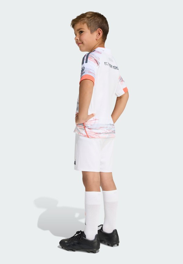FC BAYERN 2025/2026 AWAY KIDS SET - Other accessories3