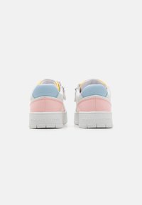 Tommy Hilfiger NATHAN - Zapatillas - multicolor