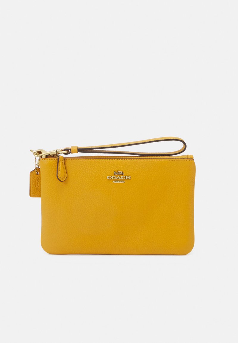 Coach POLISHED SMALL WRISTLET Clutch buttercup/tan Zalando.de