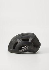 Schwarzer Fahrradhelm mit mattem Finish, ausgestattet mit mehreren Belüftungsöffnungen und einer schlanken, aerodynamischen Form. Texturierte Oberflächendetails vorhanden.