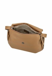 Hellbraune Lederhandtasche mit strukturierter Oberfläche, Reißverschluss und gestreiftem Stofffutter. Verfügt über ein kleines metallisches Logo und einen Seitenriemen.