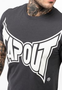Tapout NORMALE PASSFORM LOGO - Apdrukāts T-krekls - anthracite off white