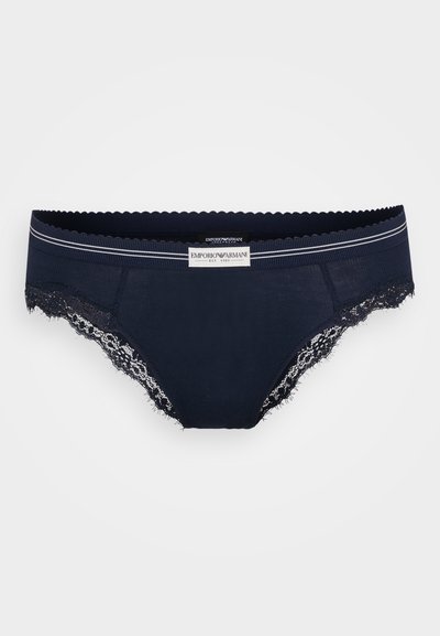 Ναυτικό μπλε εσώρουχο με λουλουδάτο δαντέλα στο τελείωμα, διαθέτοντας υφή στο σώμα και λείο λάστιχο στη μέση με λευκές ρίγες και branding.