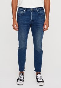 ALEX K3868 - Pieguloša piegriezuma džinsi - dark blue