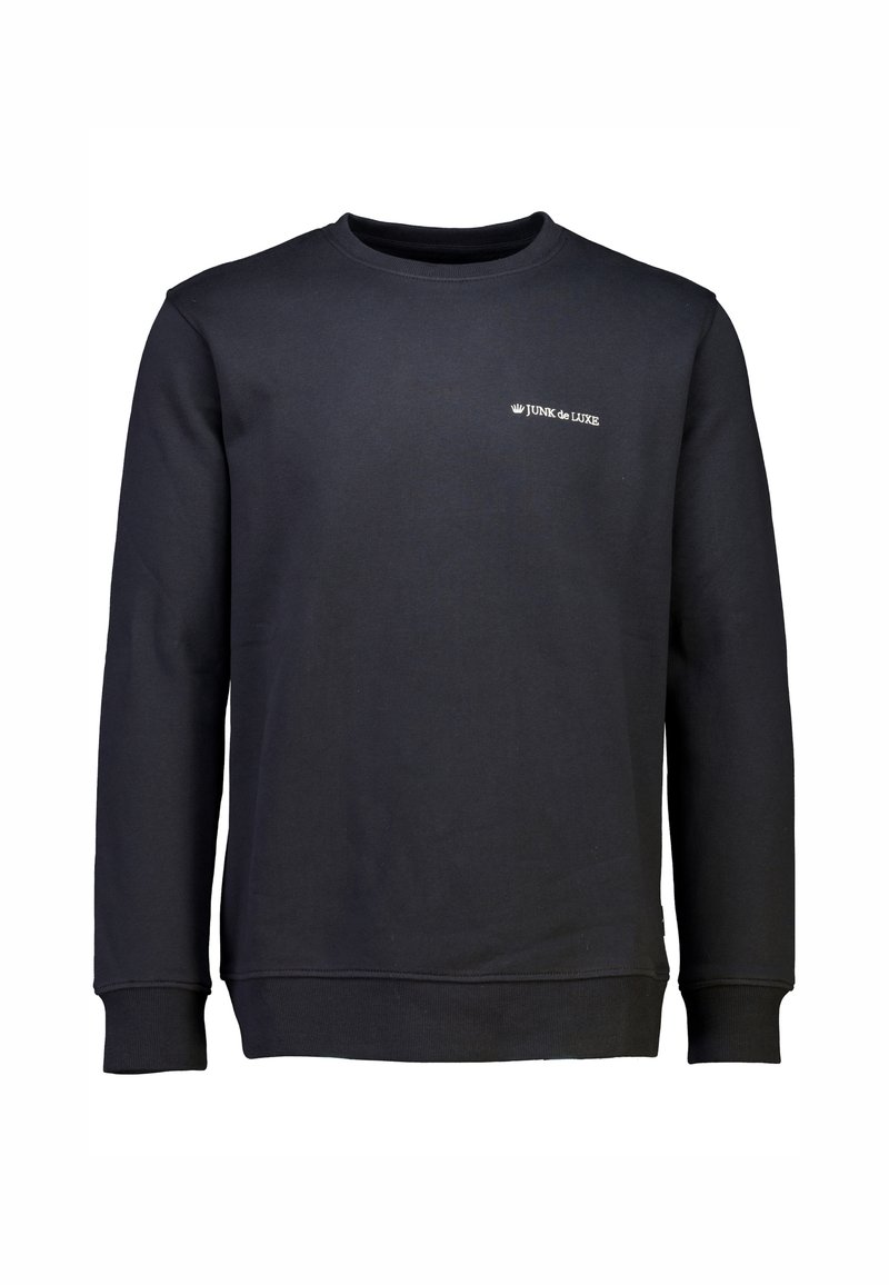 Sudadera de color azul marino oscuro, hecha de una mezcla de algodón, con cuello redondo, mangas largas y un pequeño logo blanco "JUNK de LUXE" en el pecho.