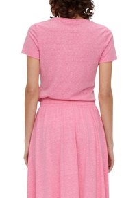 s.Oliver MIT U-AUSSCHNITT - T-shirt basic