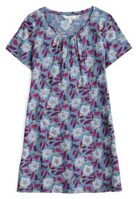 Korte mouw jurk van zachtblauwe stof met een bloemmotief van witte bloemen en roze bladeren, met een geplooide halslijn en een relaxte pasvorm.