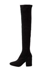 Botte noire en daim dessus du genou avec talon bloc et bout pointu, vue de côté sur fond blanc.