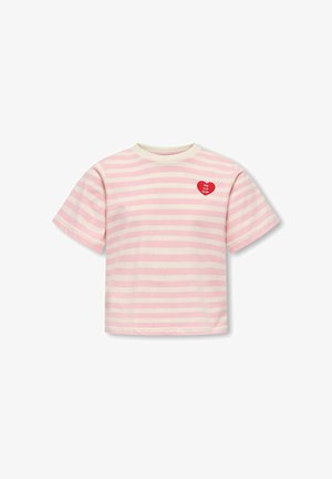 Korte mouw T-shirt met roze-witte horizontale strepen, ronde hals en een klein rood hartje met de tekst "THE VIP CLUB" op de linkerborst.