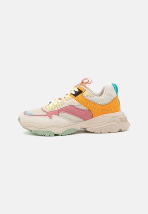 KG Kurt Geiger Sneakers - white