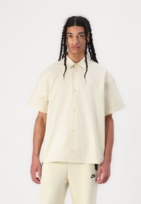 Nike Sportswear - CLUB SHIRT  - Camicia - khaki/white Immagine in miniatura 1
