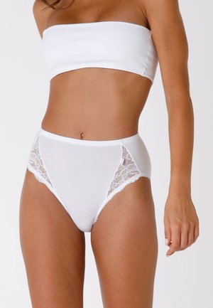 Mutande bianche a vita alta con pannelli laterali in pizzo, materiale in cotone morbido e bordi scallopati, che offrono un design senza cuciture.