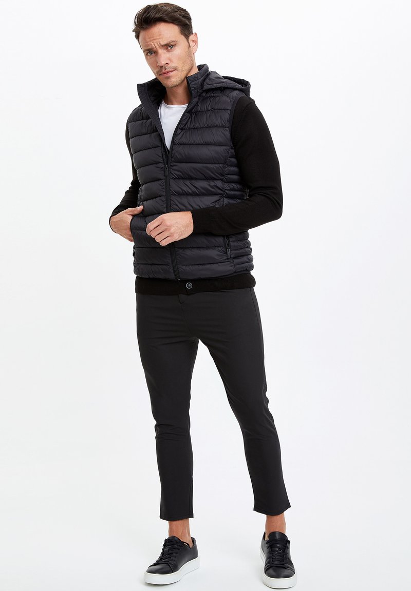 DeFacto Bodywarmer zwart DeFacto Bodywarmer zwart