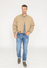 Bombers IWAKI UNISEX taupe