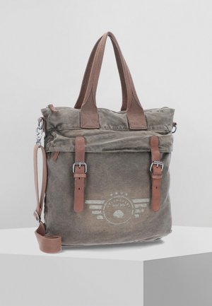 Borsa tote in tela grigia con dettagli in pelle marrone, manici superiori, tracolla regolabile e stampa del logo con ali e testo.