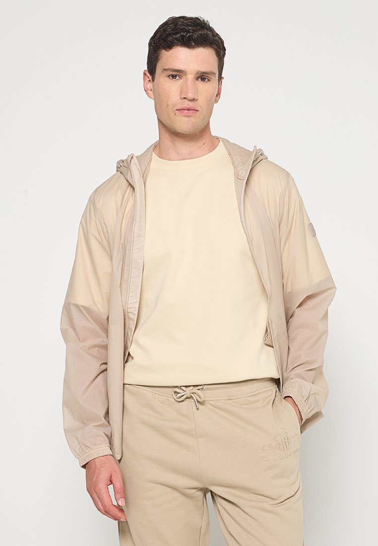 Leichte Jacke