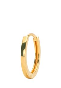 Guldfarvet hoopørering med en glat, poleret overflade i en subtil oval form og et hængsel til åbning og lukning.