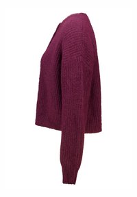 Burgundy knitted sweater, cropped design with a textured finish, long sleeves, and a round neckline. Soft fabric with a subtle pattern.