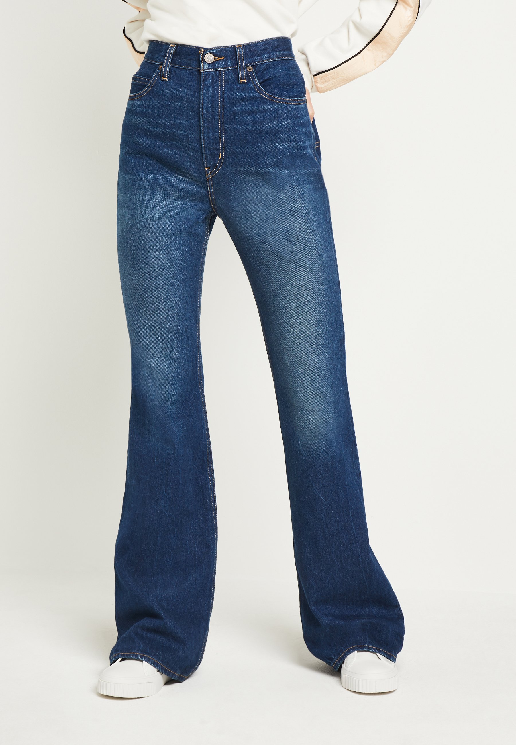 levi's kick flare jeans