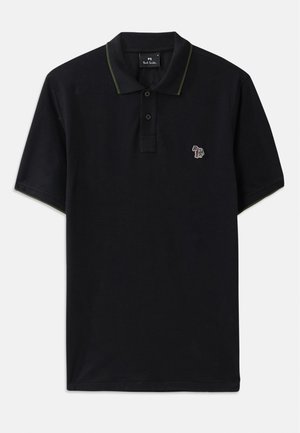 Polo shirt nera in cotone con rifinitura verde del colletto. Presenta un piccolo ricamo di un elefante multicolore sul lato sinistro del petto.