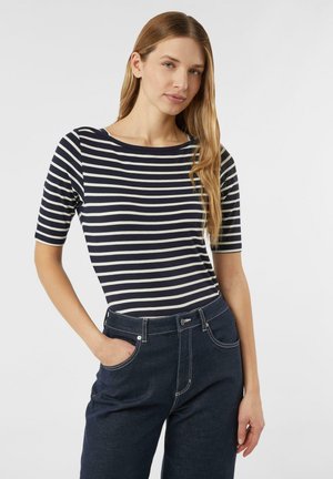 - T-shirt z nadrukiem