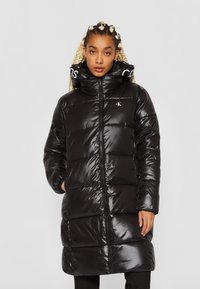 Calvin Klein Jeans SHINY LONG FITTED JACKET - Talvejope - ck black/bright white