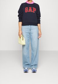 GAP Felpa - white