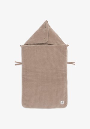 Kapdoek in zacht beige corduroy met een gevoerde binnenkant. Beschikt over een driehoekige capuchon en strikken aan beide zijden voor een veilige omslag.