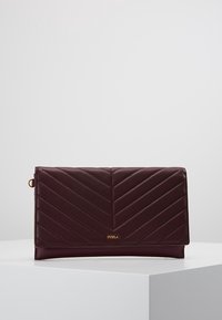 Furla Clutch - berry