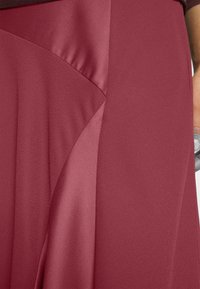 DKNY MATTE & SHINE PANEL SKIRT - Φούστα σε γραμμή Α - cabernet