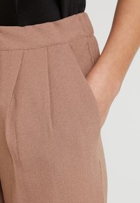 JDY Pantalones - brown
