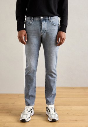 THE ZEE - Jeans a sigaretta - set the tone