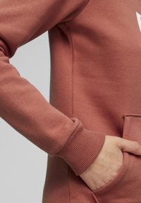 Puma LOGO HOODIE - Felpa con cappuccio - astro red
